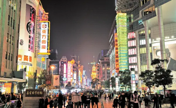 上海三日游｜打工人解压路线：夜市+蹦迪+深夜食堂
